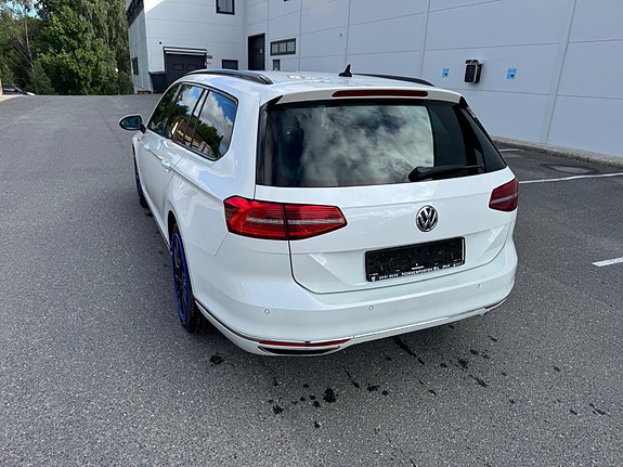 Volkswagen Passat 9 of 30