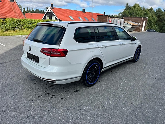 Volkswagen Passat 6 of 30