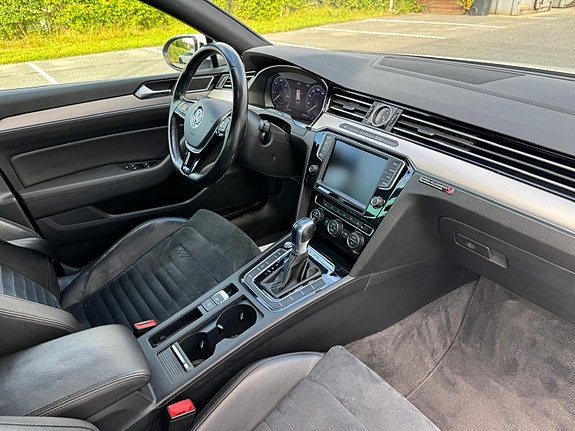 Volkswagen Passat 11 of 30