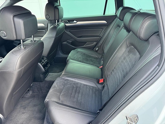 Volkswagen Passat 17 of 30