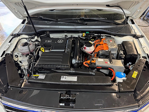 Volkswagen Passat 22 of 30