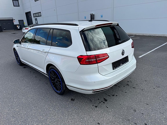Volkswagen Passat 8 of 30