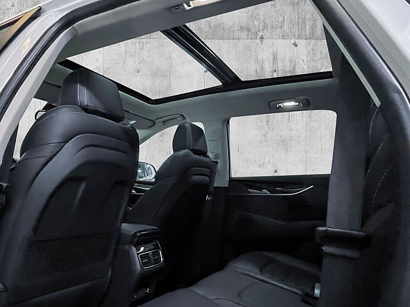 Maxus Euniq 6 8 of 12