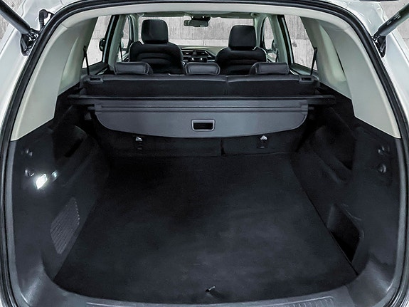 Maxus Euniq 6 9 of 12