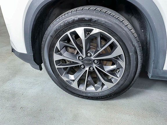 Maxus Euniq 6 12 of 12