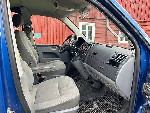 Volkswagen Transporter 9 of 13
