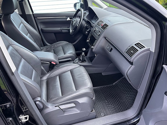 Volkswagen Touran 14 of 20