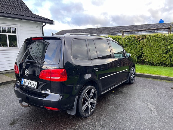 Volkswagen Touran 8 of 20