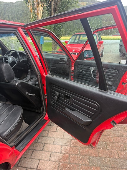 BMW 318i 20 of 22