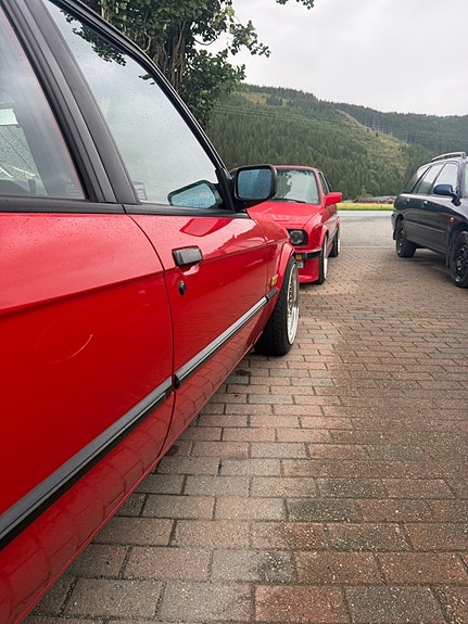 BMW 318i 10 of 22