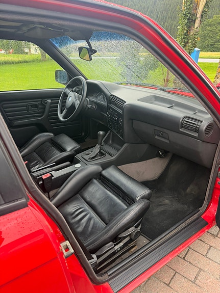 BMW 318i 14 of 22