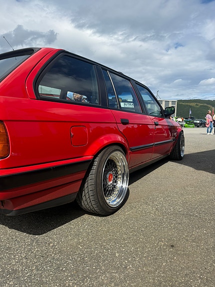 BMW 318i 5 of 22