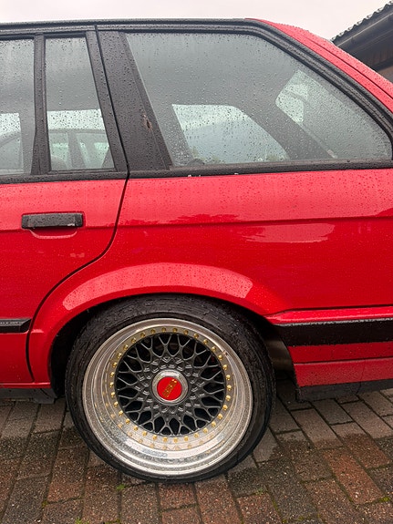 BMW 318i 9 of 22