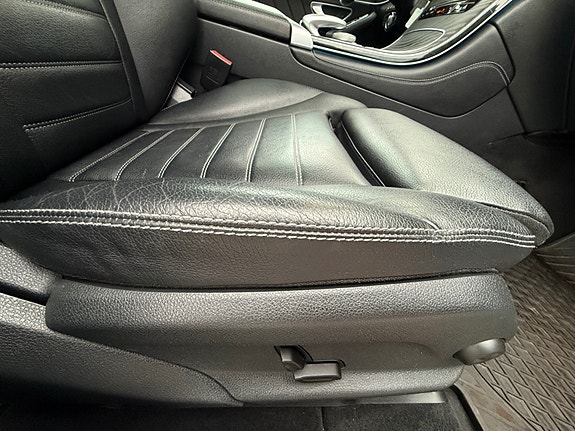 Mercedes-Benz GLC350 e 18 of 30