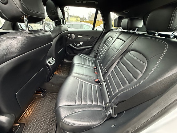 Mercedes-Benz GLC350 e 22 of 30