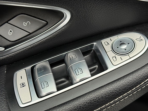Mercedes-Benz GLC350 e 29 of 30