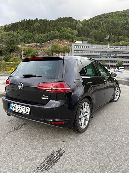 Volkswagen Golf VII 6 of 20