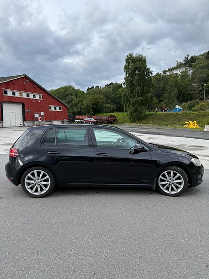 Volkswagen Golf VII 8 of 20
