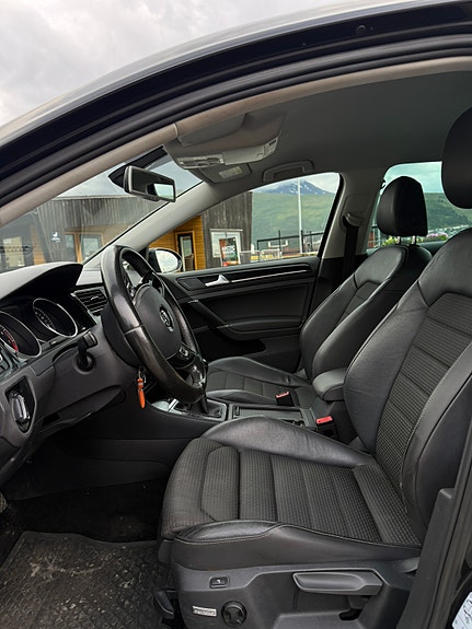 Volkswagen Golf VII 12 of 20
