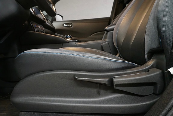 Nissan Leaf 10 of 28
