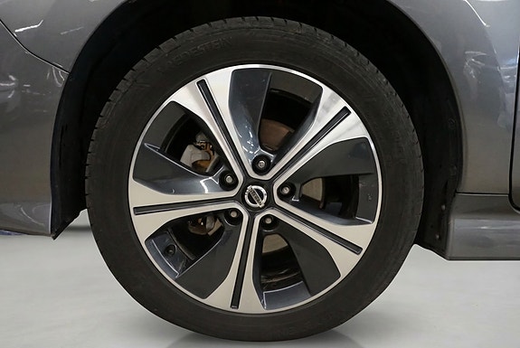Nissan Leaf 8 of 28