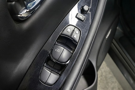 Nissan Leaf 9 of 28