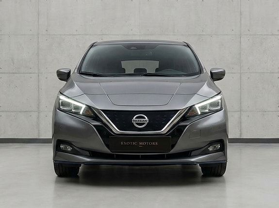 Nissan Leaf 3 of 28
