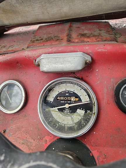 Massey Ferguson F135 11 of 21