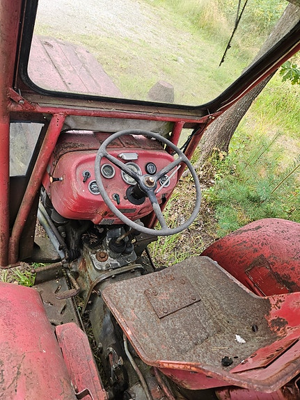Massey Ferguson F135 8 of 21