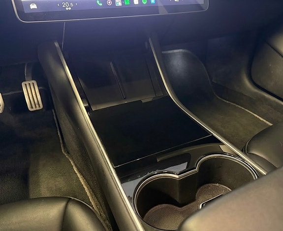 Tesla Model 3 11 of 18