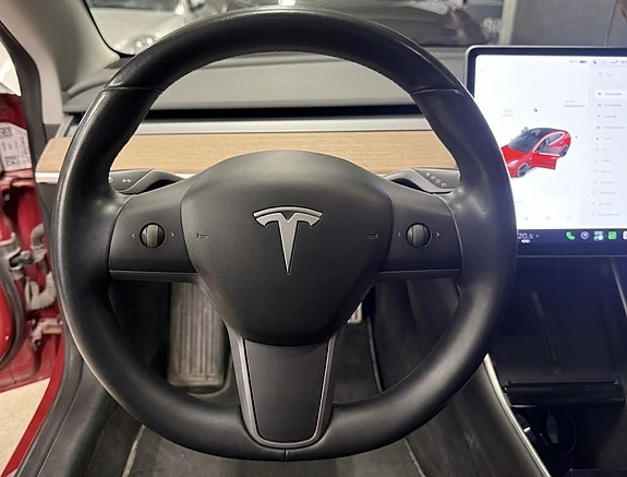 Tesla Model 3 9 of 18