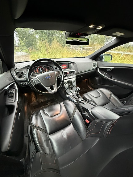 Volvo V40 4 of 10