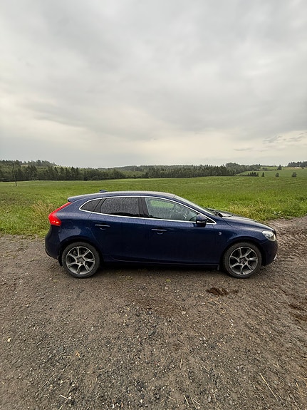 Volvo V40 8 of 10