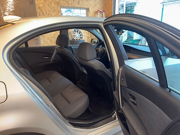 BMW 520i 10 of 13