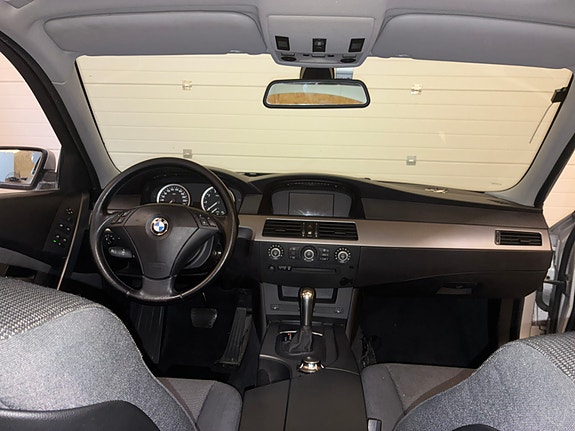 BMW 520i 8 of 13