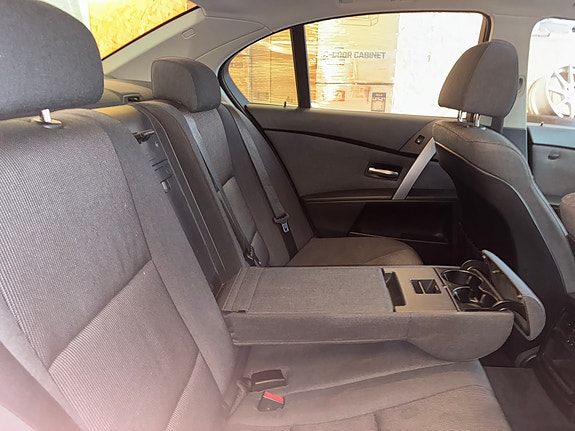 BMW 520i 11 of 13