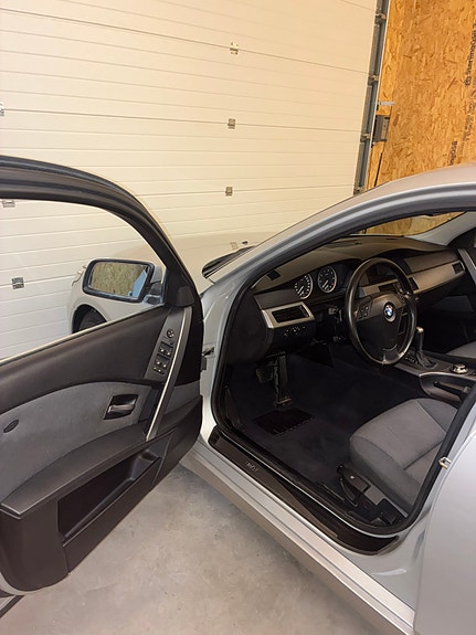 BMW 520i 5 of 13