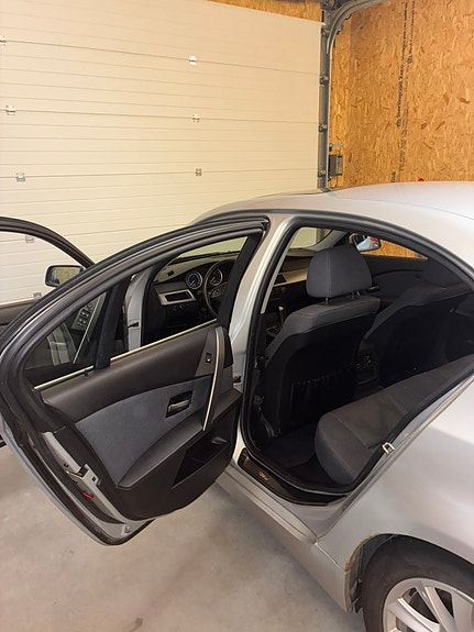 BMW 520i 12 of 13