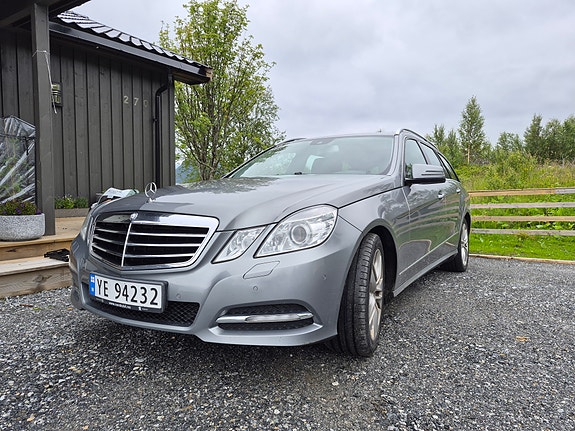 Mercedes-Benz E200 d 3 of 12