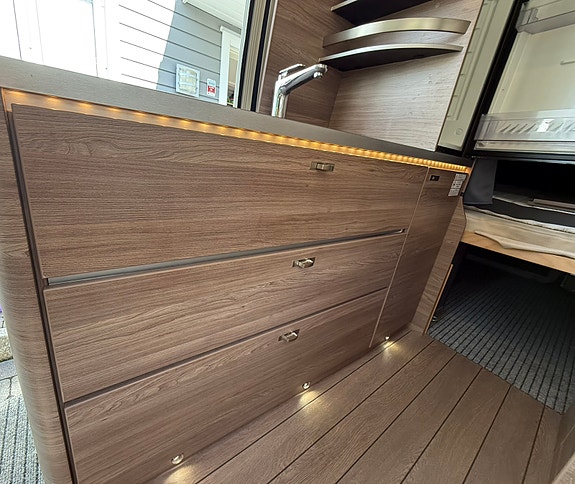 Knaus BoxLife 630 ME - Perfekt familiebobil - Dobbel køyeseng - 2x Isofix - Automat - Lav km 14 of 30