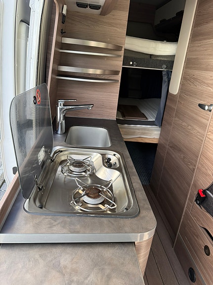 Knaus BoxLife 630 ME - Perfekt familiebobil - Dobbel køyeseng - 2x Isofix - Automat - Lav km 9 of 30