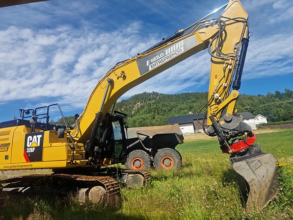 Cat 326FL 2 of 20