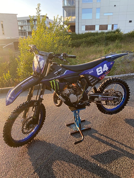 Yamaha YZ 125 2 of 30