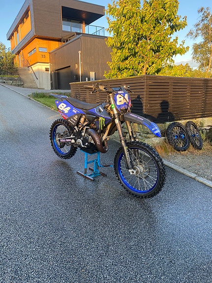 Yamaha YZ 125 8 of 30