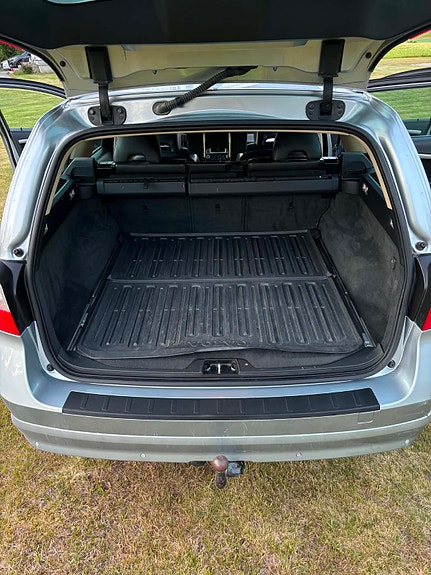 Volvo V70 9 of 17