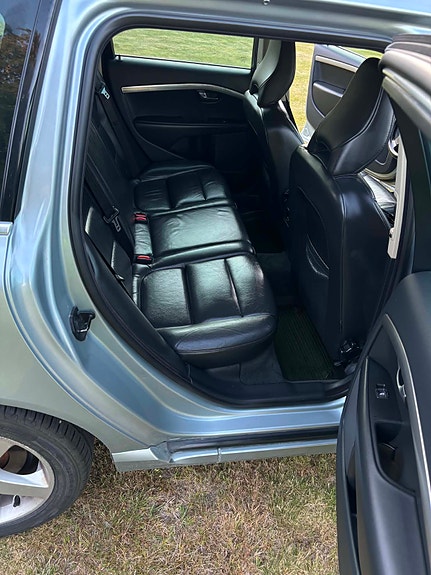 Volvo V70 7 of 17