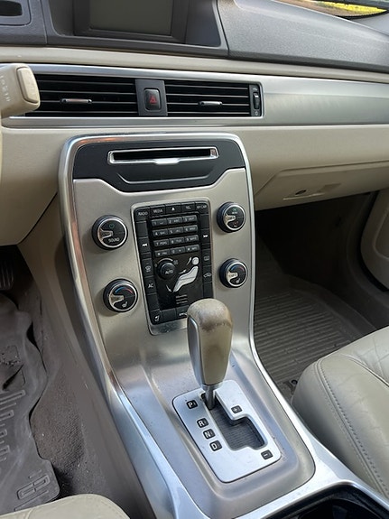 Volvo V70 4 of 9