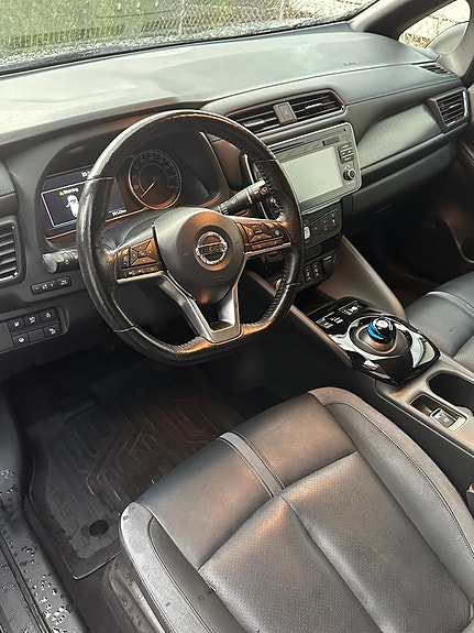 Nissan Leaf 10 of 14