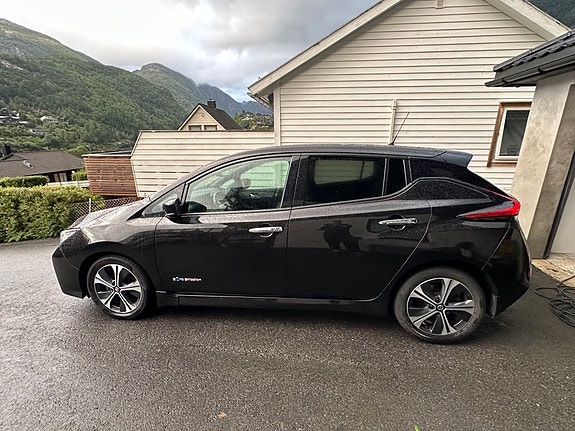 Nissan Leaf 11 of 14