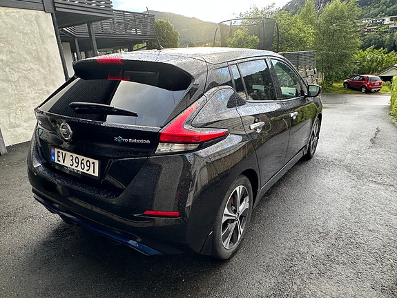 Nissan Leaf 4 of 14